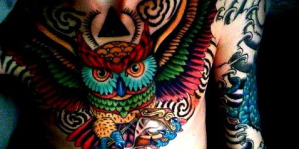 tattoos-de-corujas-con-muchos-colores