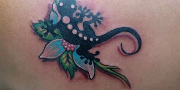tattoos-de-lagartos-entre-flores-2