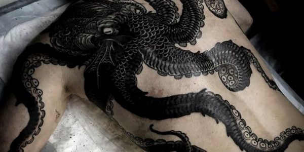 tattoos-de-polvo-en-la-espalda-2