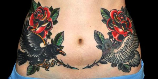 tattoos-de-pombos-entre-flores-1