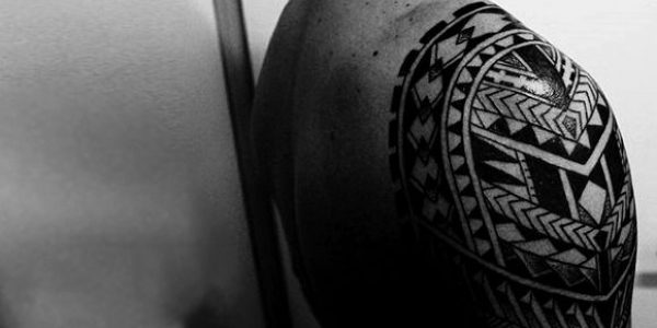 tattoos-maories-etnicos-en-los-ombros-3