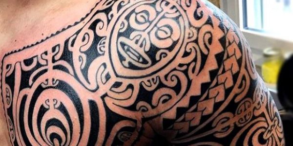 tattoos-maories-etnicos-en-los-ombros-4