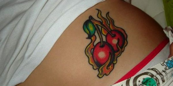 tatuagens-de-cerejas-en-llamas