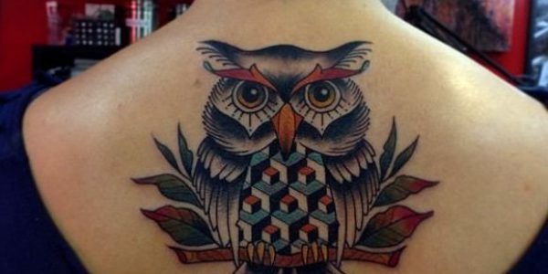 tatuagens-de-corujas-en-la-espalda
