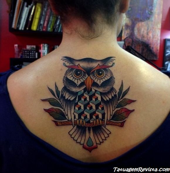 tatuagens-de-corujas-en-la-espalda