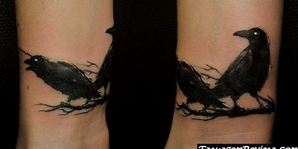 tatuagens-de-corvos-en-la-muneca