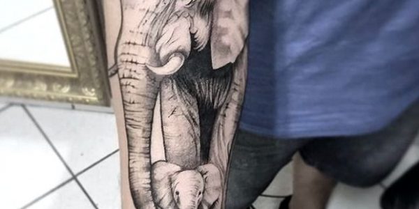 tatuagens-de-elefante-con-su-cria-y-tatuagens-de-elefantes-bebes