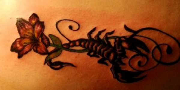 tatuagens-de-escorpio-con-flores-5