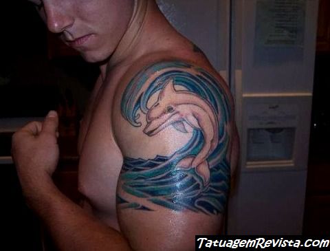 tatuagens-de-golfinhos-en-el-mar-2