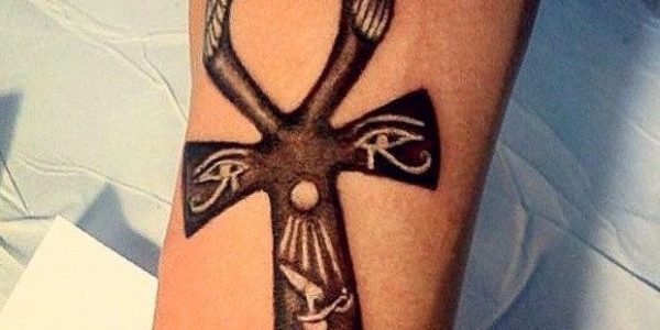 tatuagens-de-la-cruz-egipcia-2
