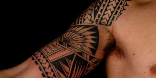 tatuagens-maories-en-el-hombro