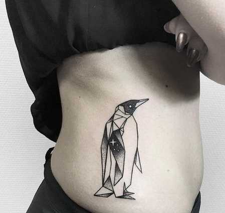 A imagem de um pingüim em seu lado garota