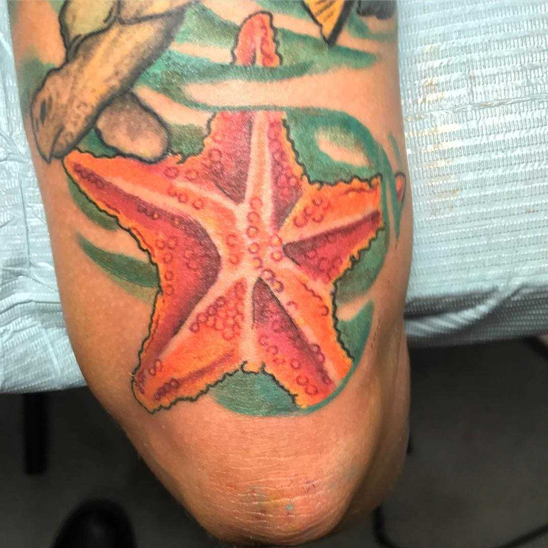 A tatuagem de estrela no quadril homens