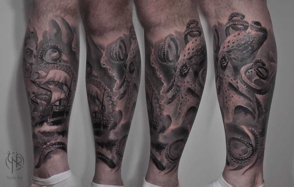 A tatuagem de polvo e o veículo sobre a perna de um cara