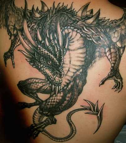 A tatuagem do cara blade - dragão