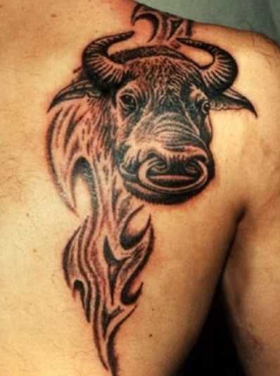 a tatuagem do cara blade - o touro e o padrão de