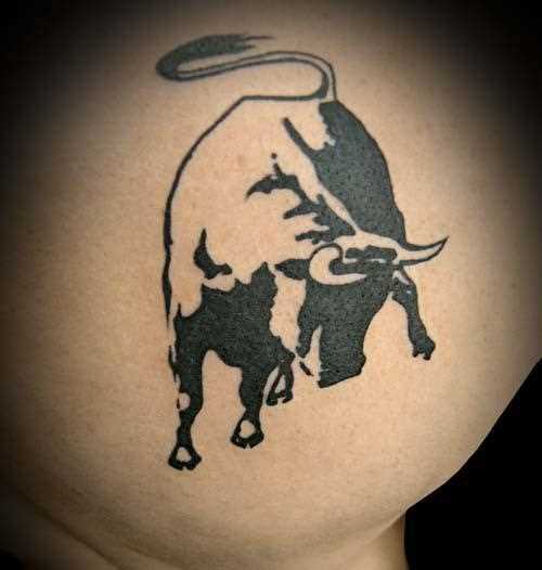 A tatuagem do cara blade - touro