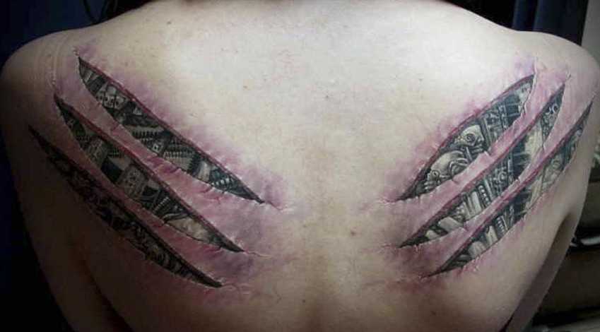 A tatuagem no lâminas meninas - mecanismos sob a arranhões