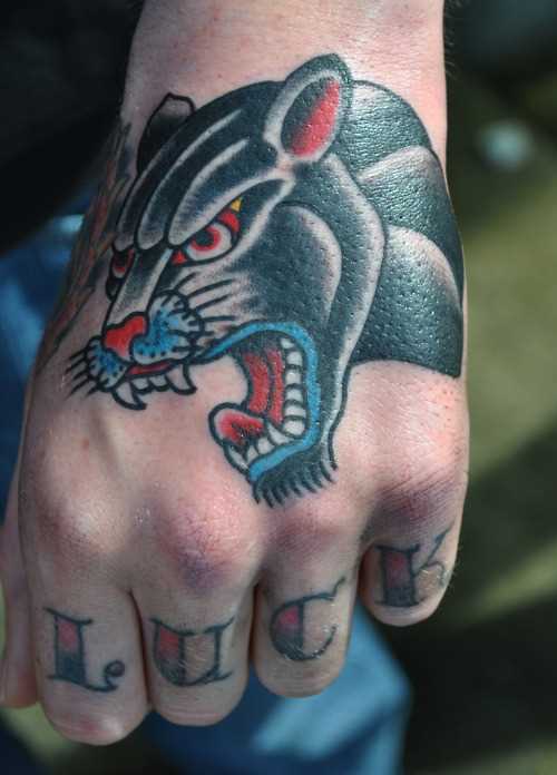 A tatuagem no pincel o cara - pantera