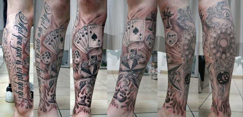 A tatuagem toda a perna do cara no estilo chicano - bola, jogo de cartas, a estrela, de 13 de