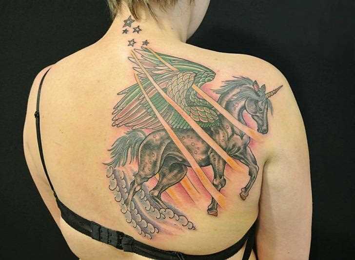 Bela tatuagem blade meninas - unicórnio alado