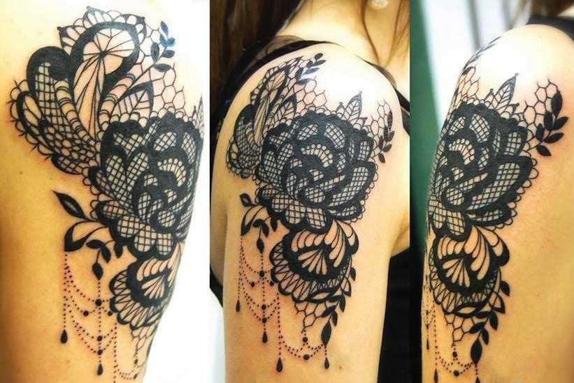 Fotos de tatuagem de rosas em estilo barroco no ombro da menina