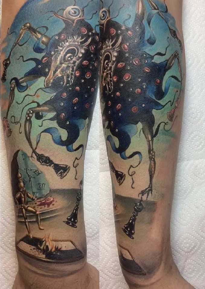 Fotos de tatuagem de um cavalo no estilo do surrealismo no antebraço cara