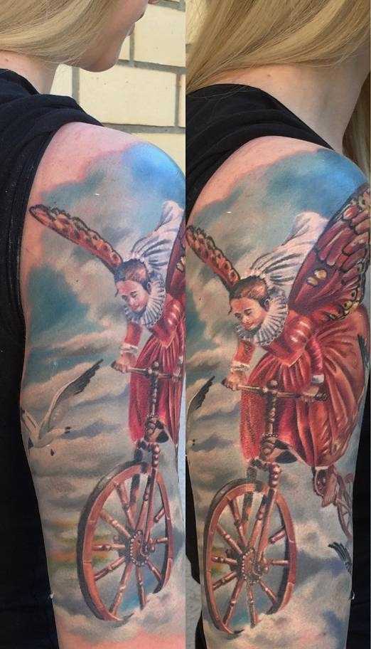 Fotos de tatuagem meninas em custos adicionais antes da compra no estilo do surrealismo no ombro da menina