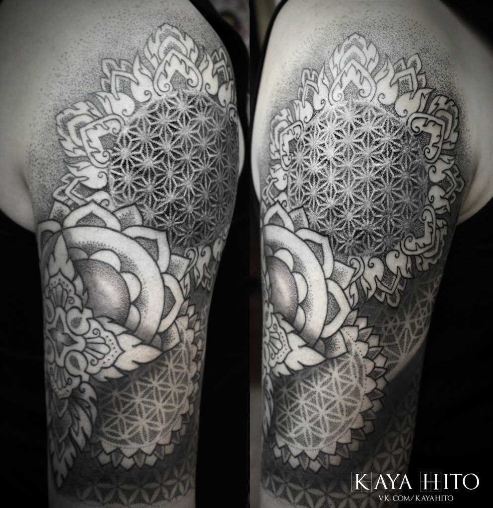 Mandala - a flor da vida - tatuagem no ombro do cara