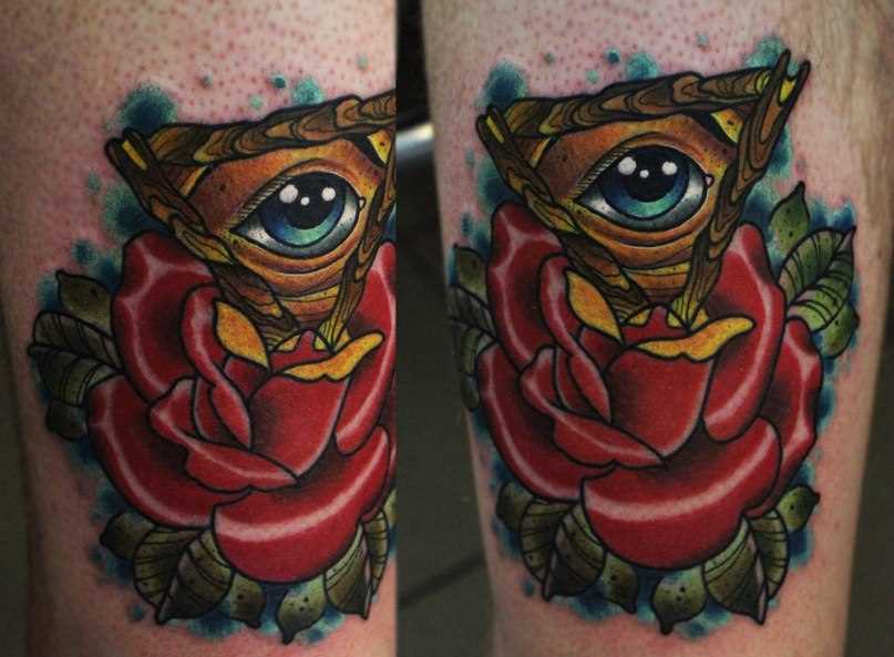 Massonskii o triângulo e o rosa - uma tatuagem na perna de um cara