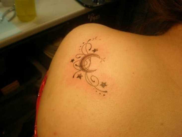 Tattoo blade a menina - lua e estrelas