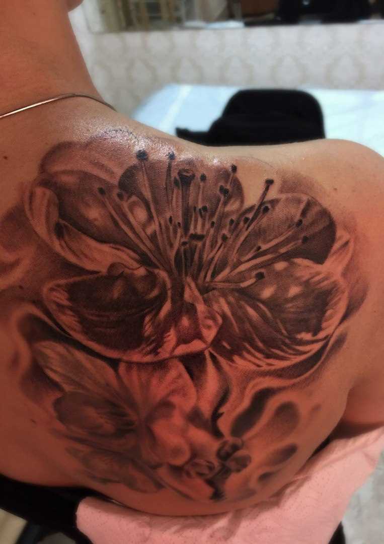Tattoo blade o cara - flores