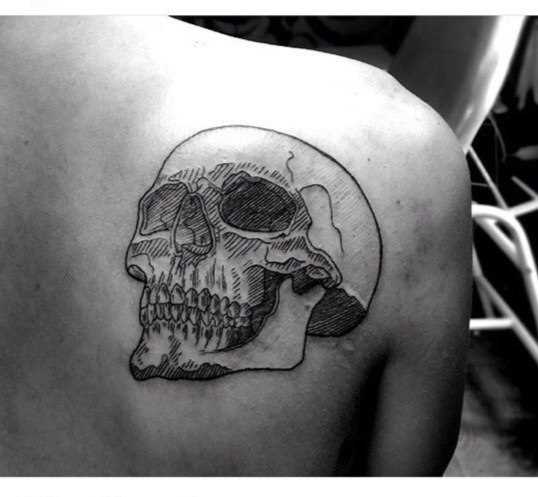 Tattoo blade tem cara de crânio