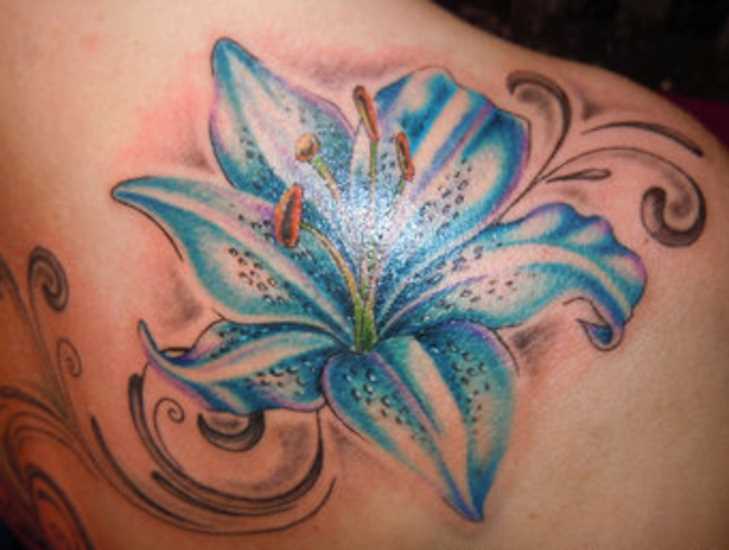 Tatuagem blade a menina - azul lírio