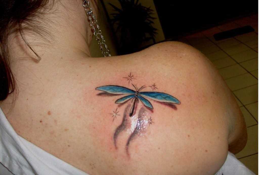 Tatuagem blade a menina - libélula