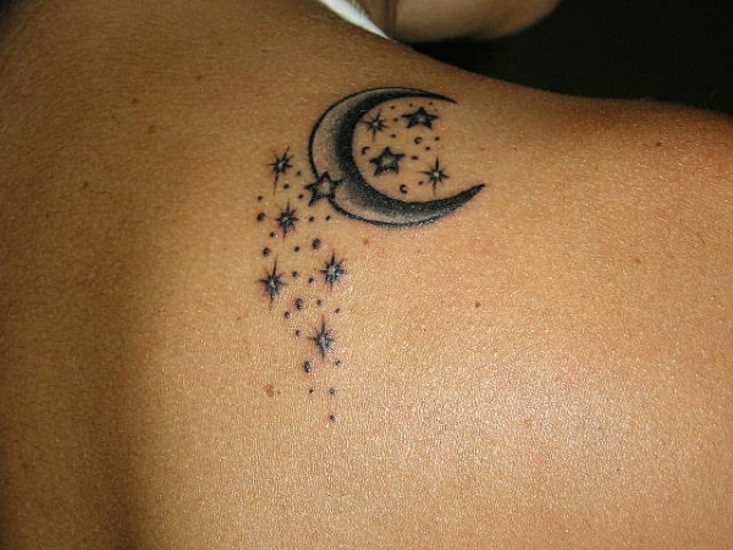 Tatuagem blade a menina - lua e estrelas