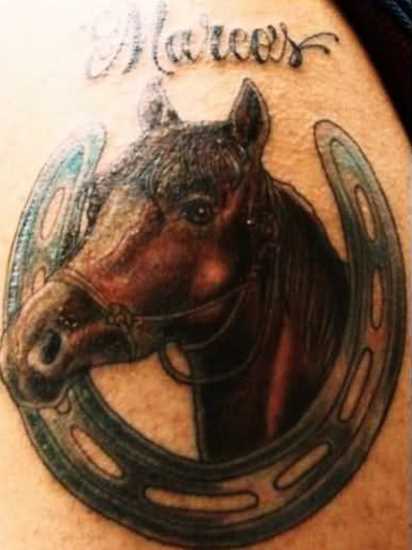 Tatuagem blade cara - de- ferradura de cavalo