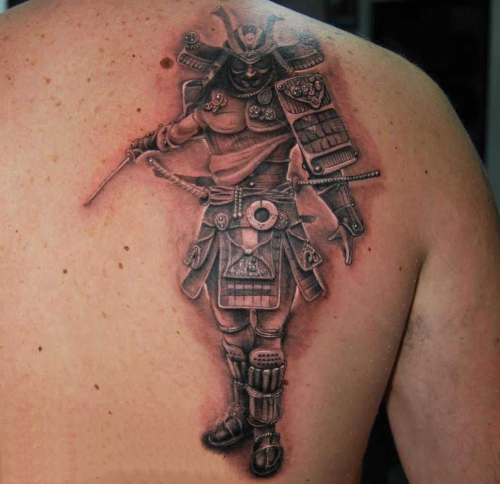 Tatuagem blade cara samurais de armadura