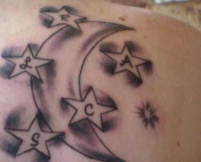 Tatuagem blade menina - da-lua e estrelas com letras