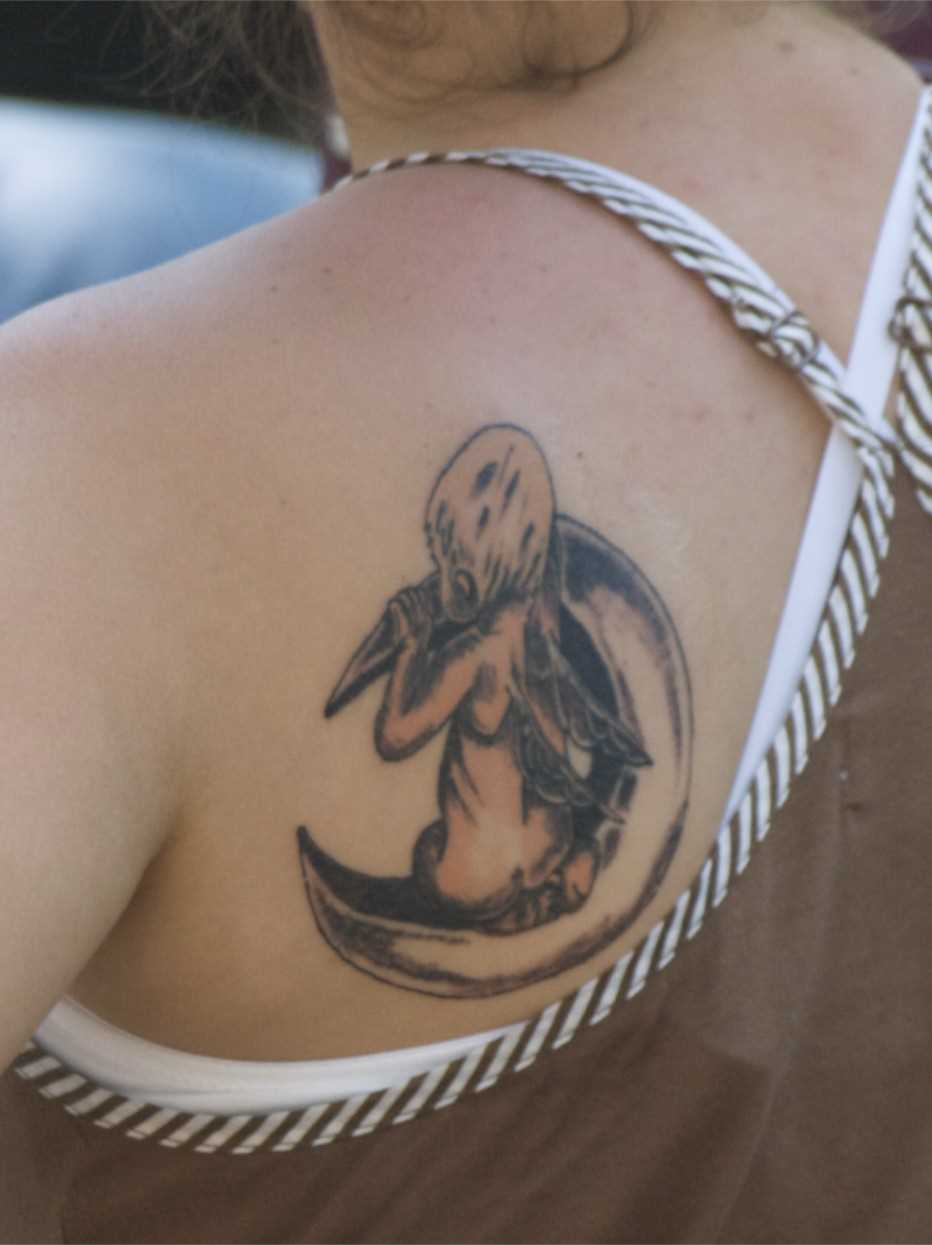 Tatuagem blade menina - da-lua e o anjo