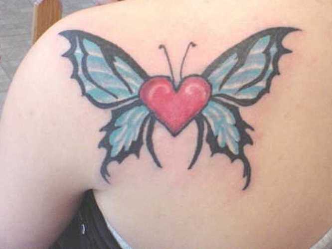 Tatuagem blade menina de coração com asas de borboleta