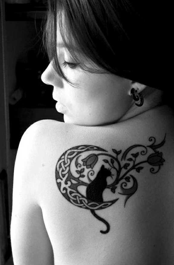 Tatuagem blade menina - lua, o gato e as cores dos sinos