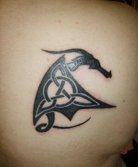 Tatuagem blade meninas - celta triângulo