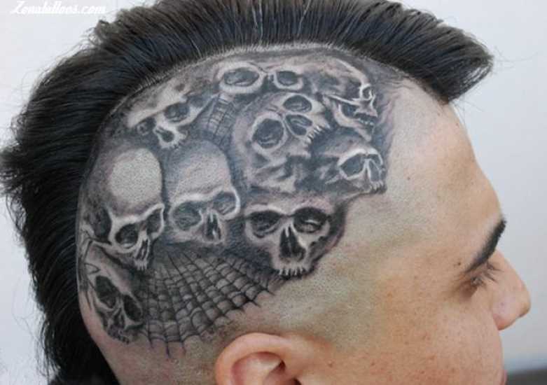 Tatuagem na cabeça de um cara - a web e o crânio