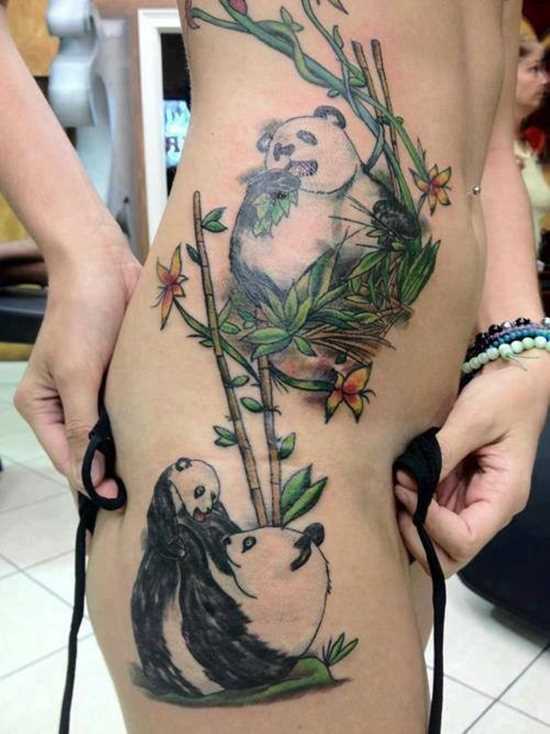Tatuagem na lateral e nas coxas da menina - panda