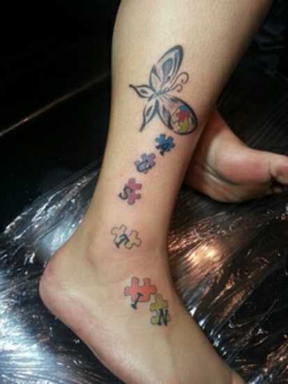 Tatuagem na perna da menina - quebra-cabeças