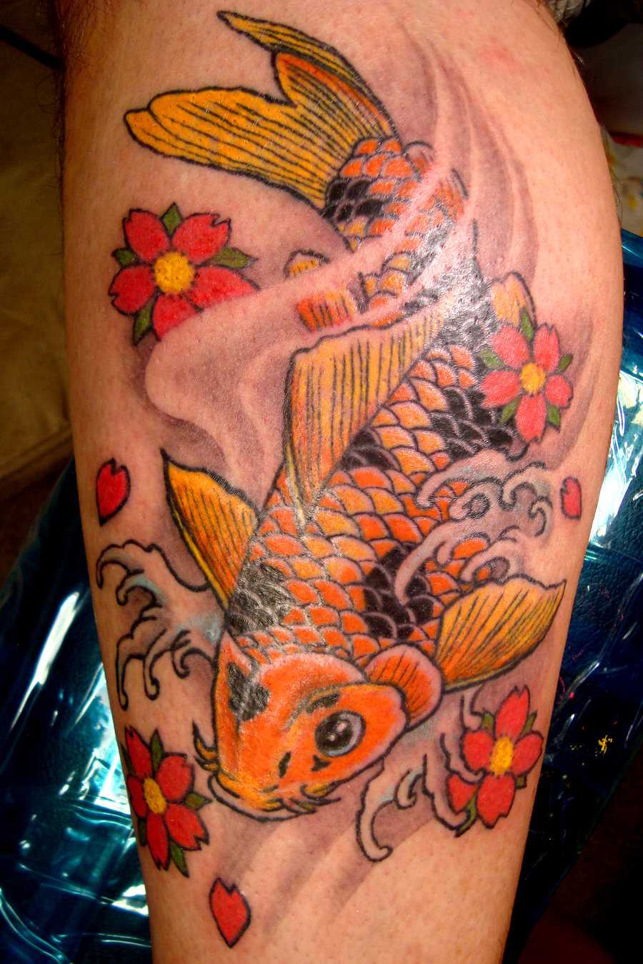 Tatuagem na perna de um cara - de- peixe