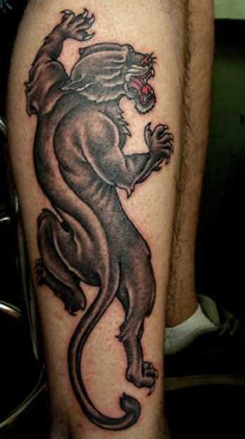 Tatuagem na perna de um cara - pantera