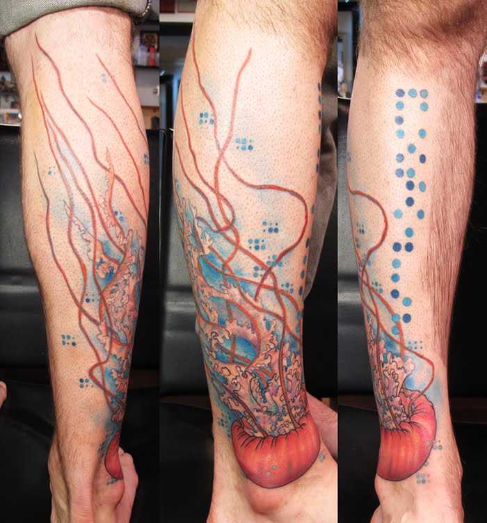 Tatuagem na perna do cara - de- água-viva