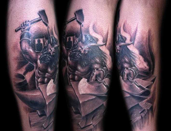 Tatuagem na perna do cara - de-martelo e Thor